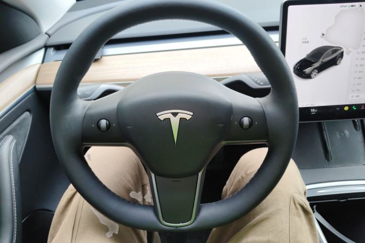 Used Tesla Model Y 2021 Long-Range All-Wheel-Drive Version 3D7