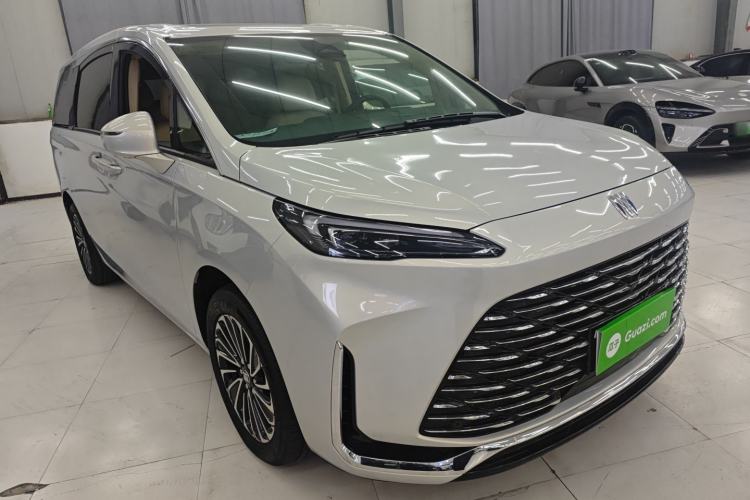 Used Buick GL8 New Energy 2025 Lu Shang Luxury Edition 7-Seater
