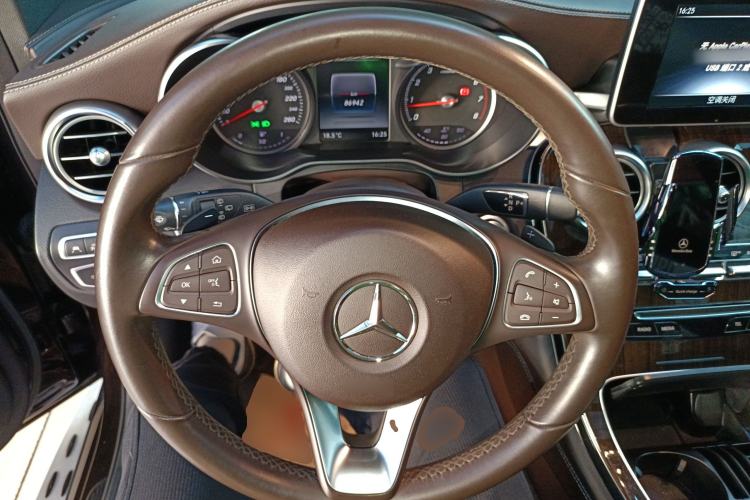 Used Mercedes-Benz GLC 2019 Facelift GLC 260 L 4MATIC Luxury Model
