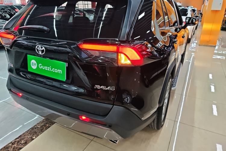 Used Toyota RAV4 2022 2.0L CVT Two-Wheel Drive Fashion Edition