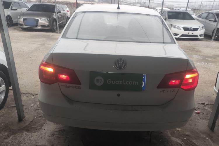 Used Volkswagen Jetta 2015 1.4L Manual Fashion Model
