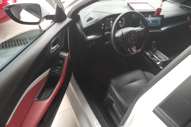 Used MG 5 2022 180 DVVT CVT Youth Luxury Edition
