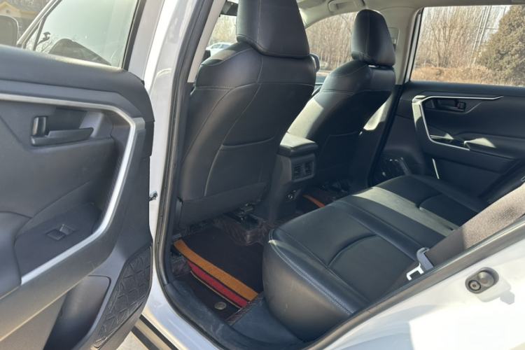 Used Toyota RAV4 2022 2.0L CVT Two-Wheel Drive Urban Edition
