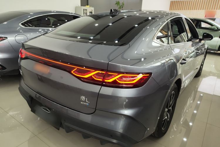 Used BYD Qin L 2025 DM-i Smart Drive 120KM Leading Model
