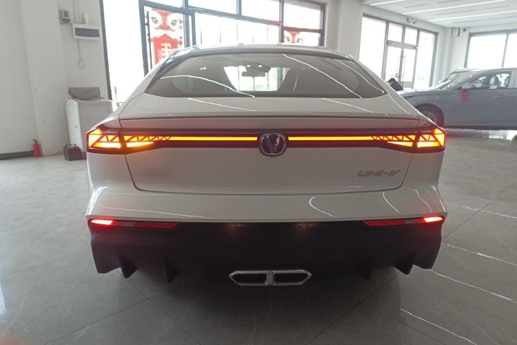 Used Changan UNI-V iDD 2024 Blue Whale Smart Electric iDD 136km ZhiKu Model