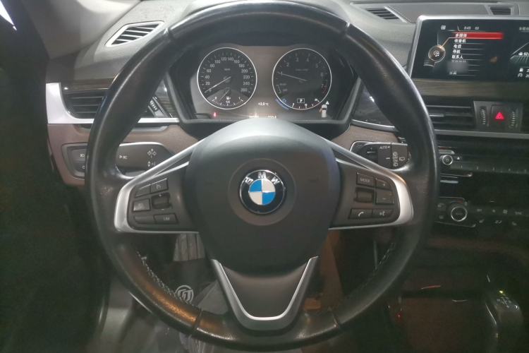 Used BMW X1 2016 xDrive20Li Luxury Model
