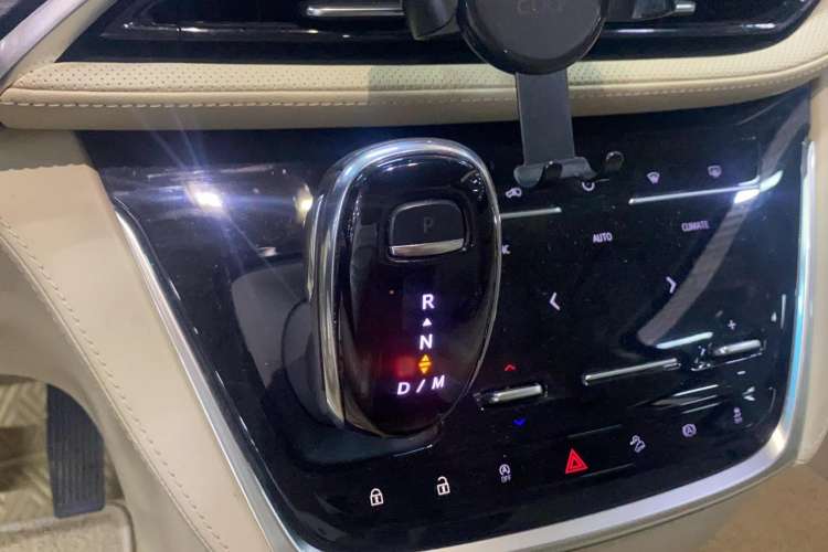 Used Buick GL8 2022 ES Landtrek 653T Luxury Edition
