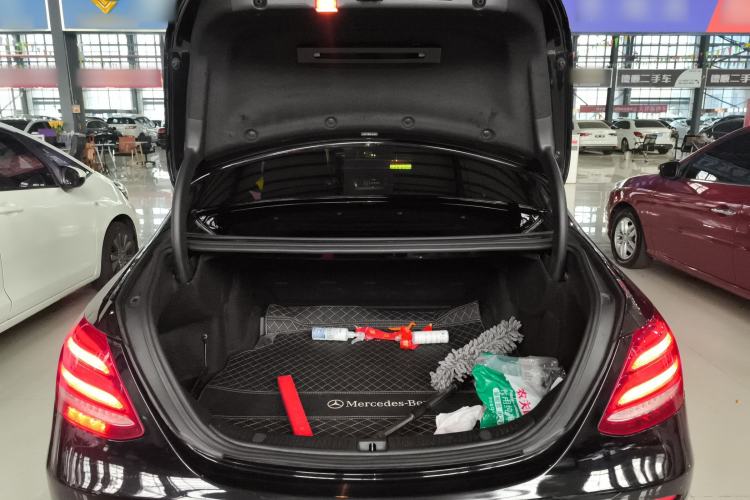 Used Mercedes-Benz E-Class 2019 E 260 L
