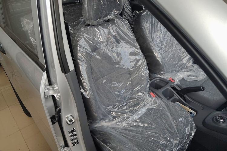 Used Wuling Hongguang New Energy 2024 All-Electric Model 300KM Practical Version
