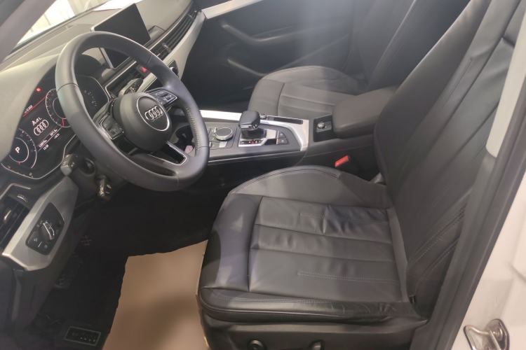 Used Audi A4L 2018 30th Anniversary Edition 40 TFSI Fashion Model
