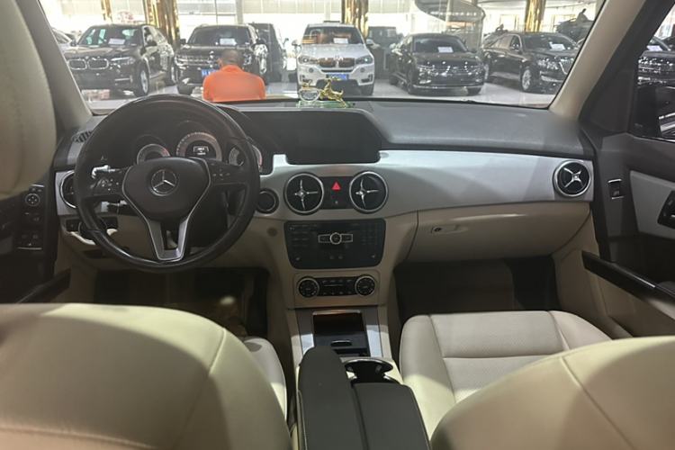 Used Mercedes-Benz GLK-Class 2013 GLK 300 4MATIC Dynamic Sunroof Model