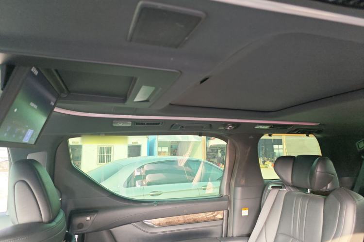 Used Toyota Vellfire 2023 Crown Dual-Engine 2.5L HV Ultimate Edition