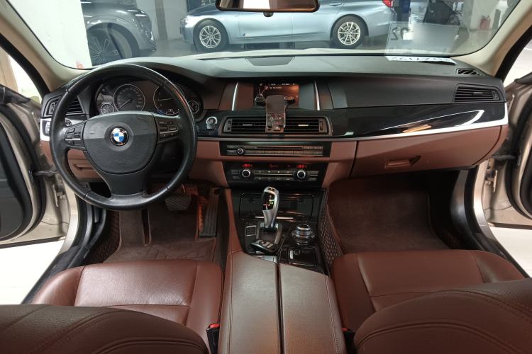 Used BMW 5 Series 2014 520Li Elegant Model
