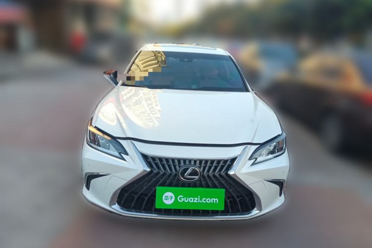 Used Lexus ES 2023 200 Excellence Edition
