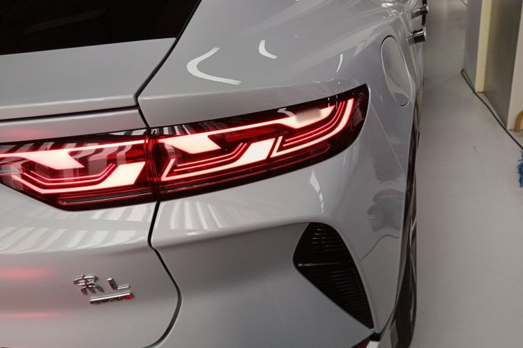 Used BYD Song L EV 2025 Intelligent Driving Version 662 km LiDAR Excellence Edition
