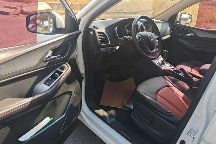 Used Baojun 560 2016 1.8L iAMT Luxury Model
