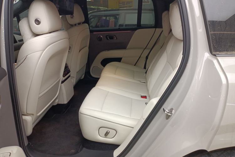 Used Li Auto Li Auto i6 2025 Model Four-Wheel-Drive Standard Type
