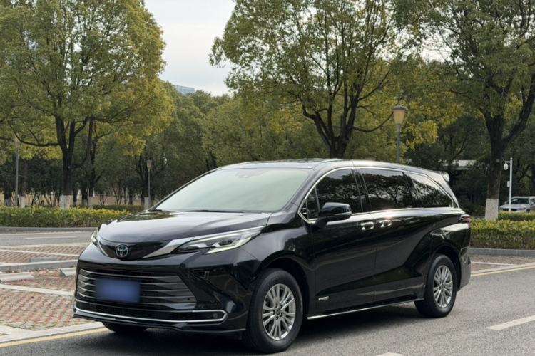 Used Toyota Sienna 2021 2.5L Hybrid Luxury Edition