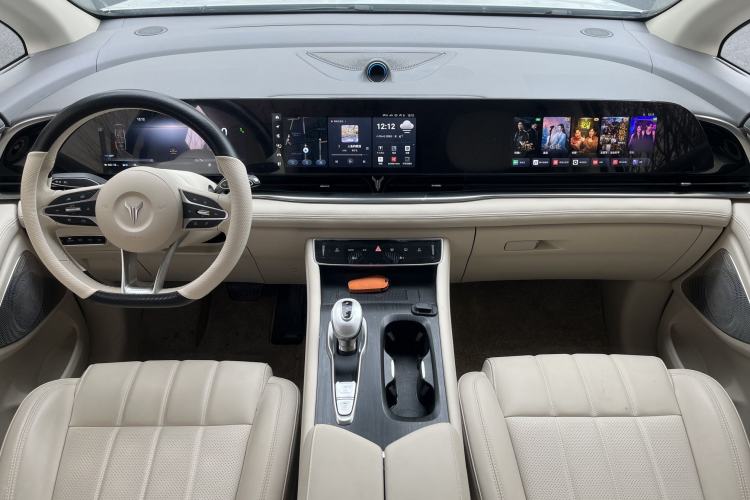 Used VOYAH Dream 2024 PHEV Extended-Range Premium Edition
