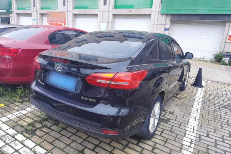 Used Ford Focus 2015 Sedan 1.6L Automatic Trend Model
