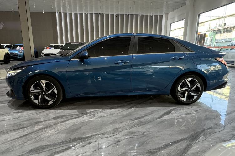 Used Hyundai Elantra 2022 1.5L CVT LUX Prestige Edition