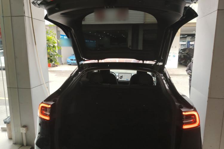 Used Tesla Model Y 2023 Long-Range All-Wheel-Drive Version
