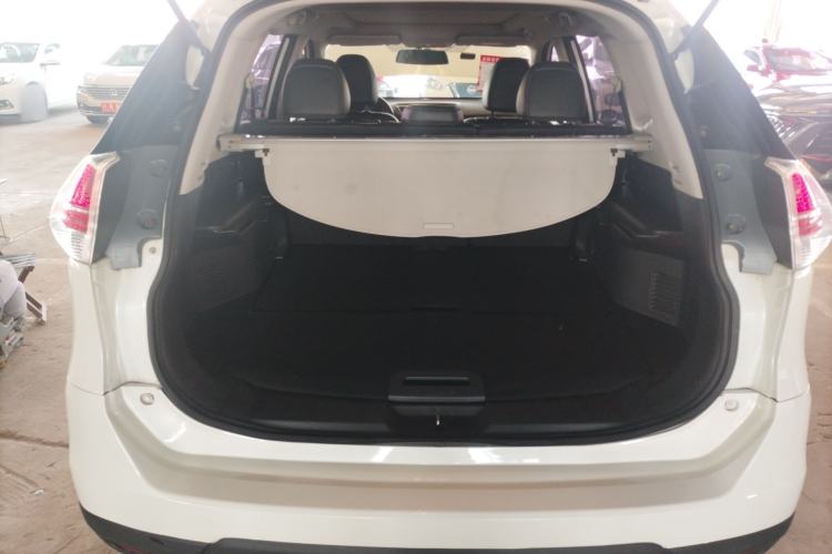 Used Nissan X-Trail 2015 2.0L CVT Comfort MAX Edition 2WD
