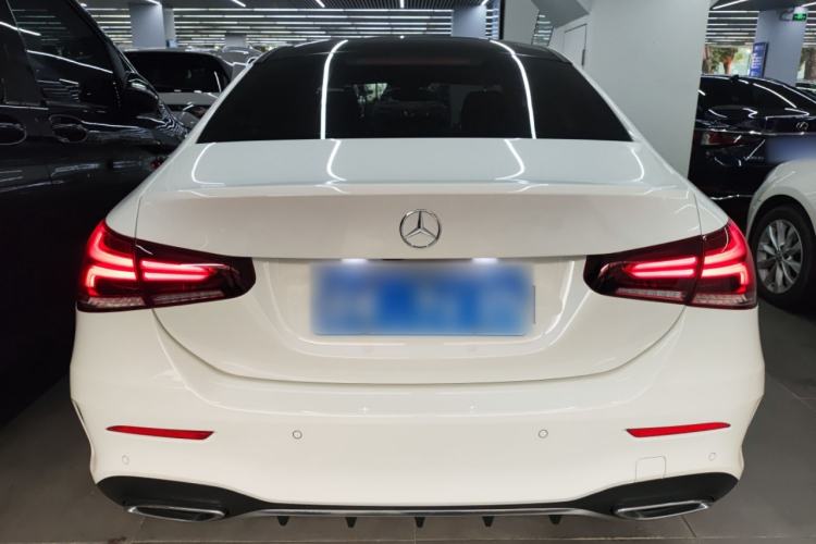 Used Mercedes-Benz A-Class 2022 Second Facelift A 200 L Sport Sedan Fashion Version
