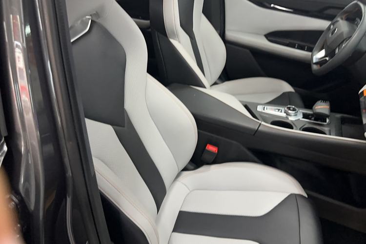 Used Changan UNI-V iDD 2024 Blue Whale Smart Electric iDD 136km Luxury Model
