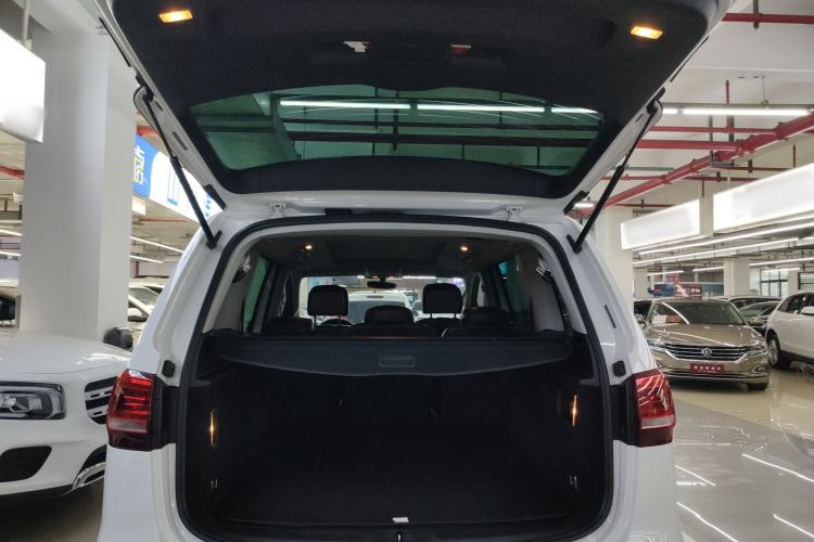 Used Volkswagen Sharan 2016 280TSI Enjoyment Model 7-Seater
