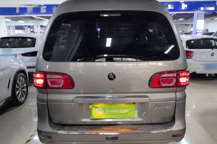 Used FORTHING Lingzhi 2023 M5L 1.6L Base Model 7 Seats
