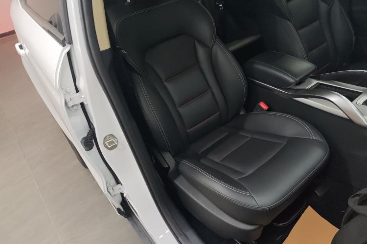 Used Geely Auto Emgrand X7 Sport 2018 1.8TD Automatic Two-Wheel Drive Smart Connect 4G Internet Edition
