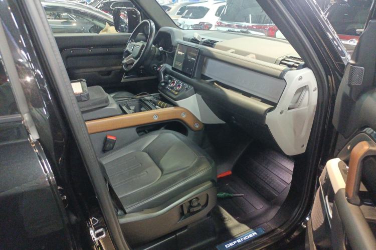 Used Land Rover Defender 2022 110 P400 X-DYNAMIC HSE
