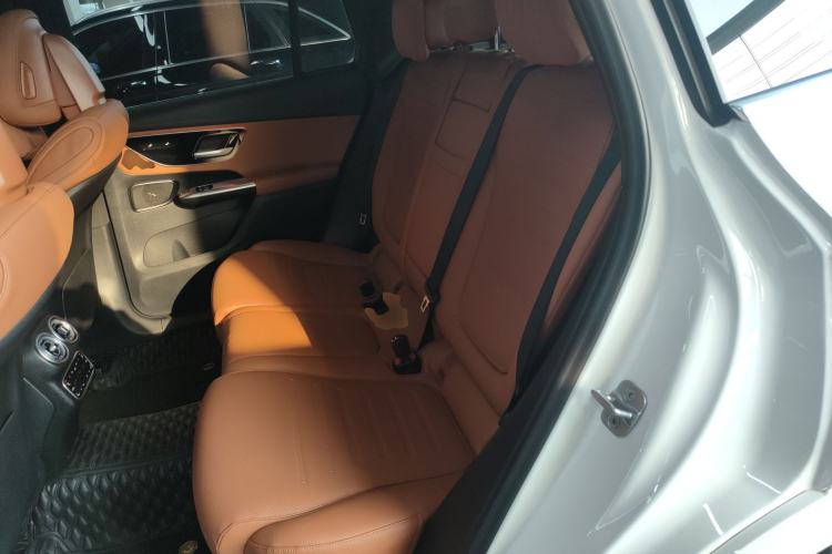 Used Mercedes-Benz GLC 2023 Facelift GLC 260 L 4MATIC Luxury Version 5 Seats