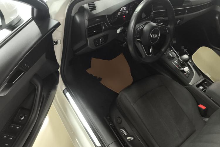 Used Audi A4L 2017 Plus 40 TFSI Ambition Model
