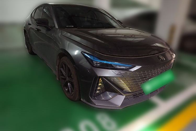 Used Changan UNI-V 2022 1.5T Prestige Version