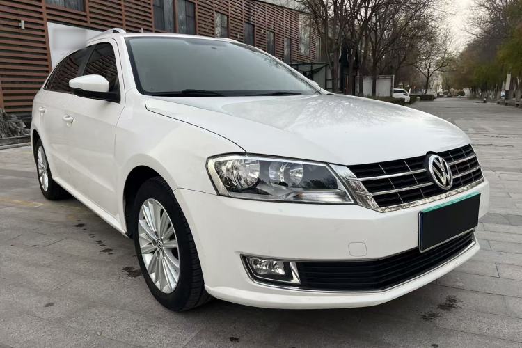 Used Volkswagen Gran Lavida 2013 1.6L Automatic Comfort Model
