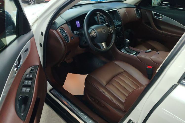 Used Infiniti QX50 2015 2.5L Luxury Edition
