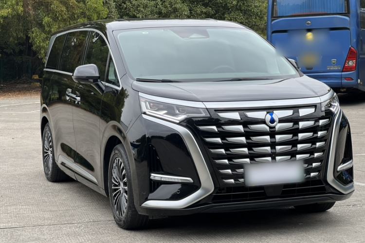 Used Denza D9 2022 DM-i 970 Four-Wheel Drive Prestige Model