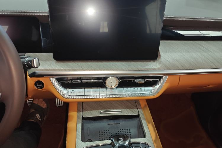 Used Tank 500 New Energy 2023 Hi4-T
