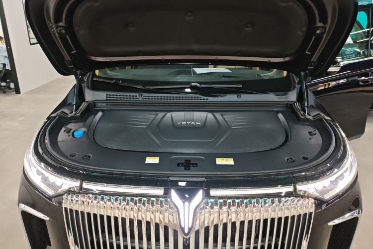 Used VOYAH Dream 2025 PHEV Four-Wheel Drive Prestige Kunpeng Edition
