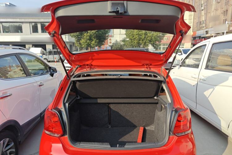 Used Volkswagen Polo 2013 1.6L Automatic Comfort Edition
