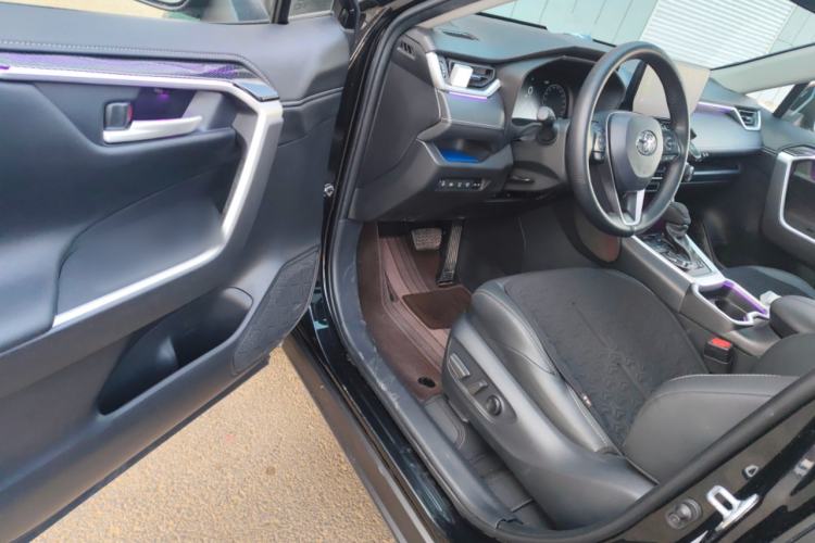 Used Toyota Wildlander 2023 2.0L CVT Two-Wheel Drive Luxury PLUS Edition
