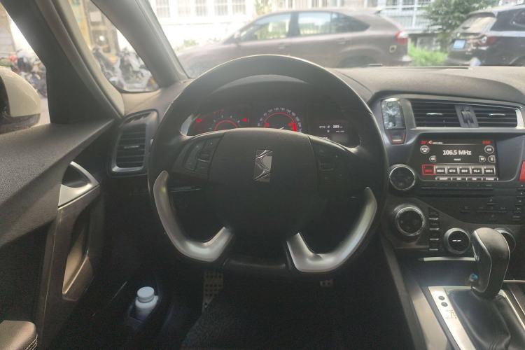 Used  5 2013 1.6T Elegant Edition THP200