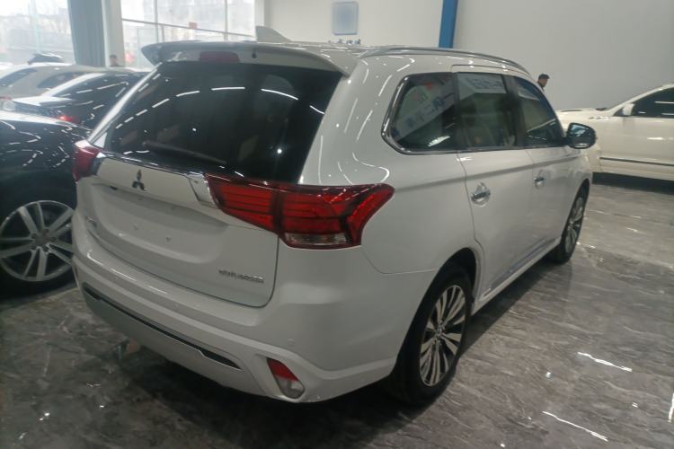 Used Mitsubishi Outlander 2021 2.4L 4x4 Comfort Edition 5 Seats