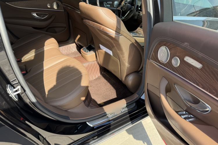 Used Mercedes-Benz E-Class 2023 Updated E 300 L Fashion Edition
