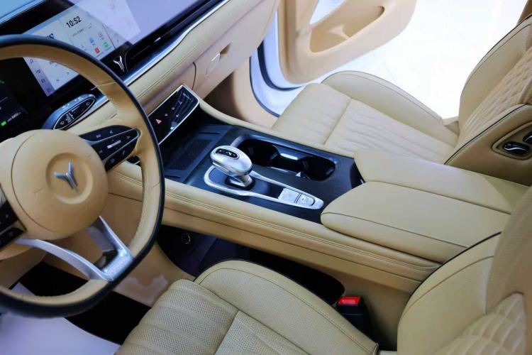 Used VOYAH Dream 2024 PHEV Ultra-Long Range Flagship Edition