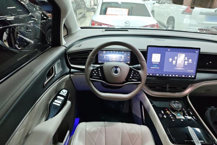 Used Denza D9 2022 DM-i 970 Four-Wheel Drive Prestige Model
