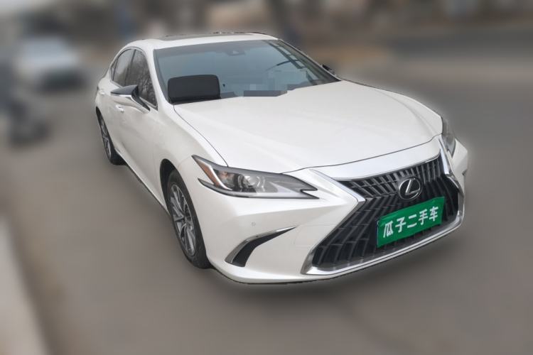 Used Lexus ES 2023 200 Excellence Edition
