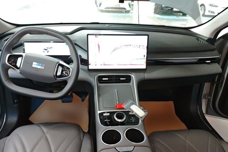 Used  L6 2025 EM-i 140km Starship Edition